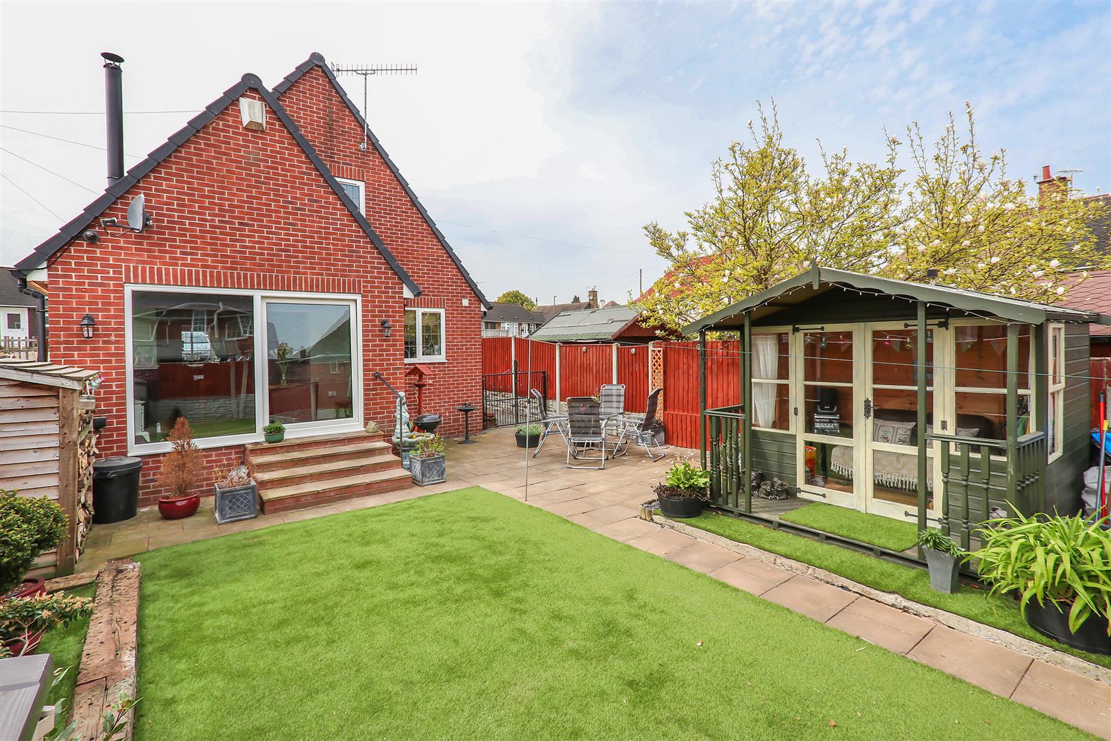 Highfield Lane, Newbold, Chesterfield, S41 8AZ Dales and Peaks